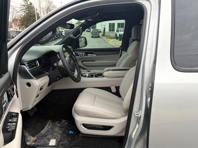 New 2026 Jeep Grand Wagoneer Summit image 16