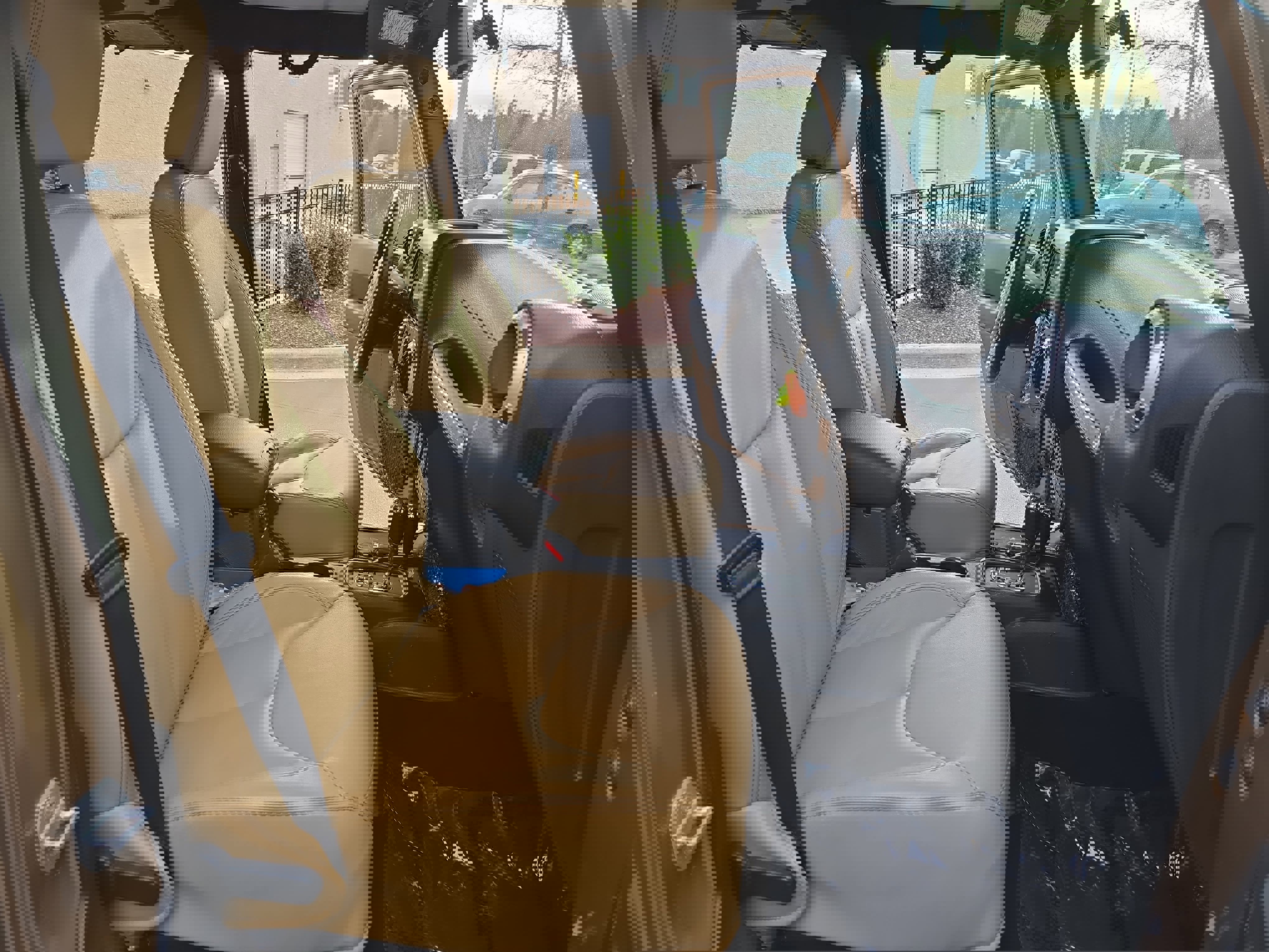 Used 2015 Jeep Wrangler Unlimited Sahara w/ Connectivity Group image 10