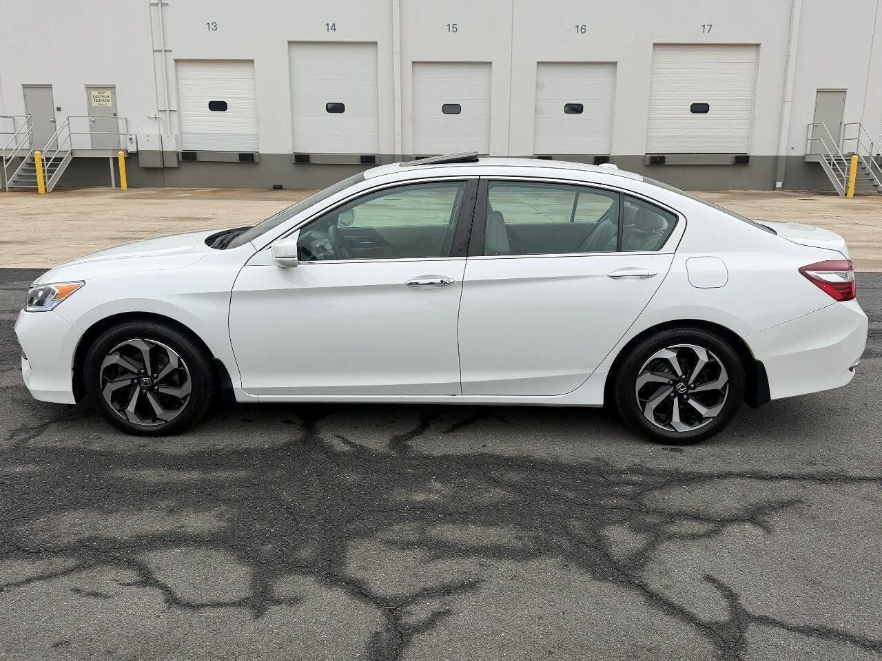 Used 2016 Honda Accord EX-L image 5