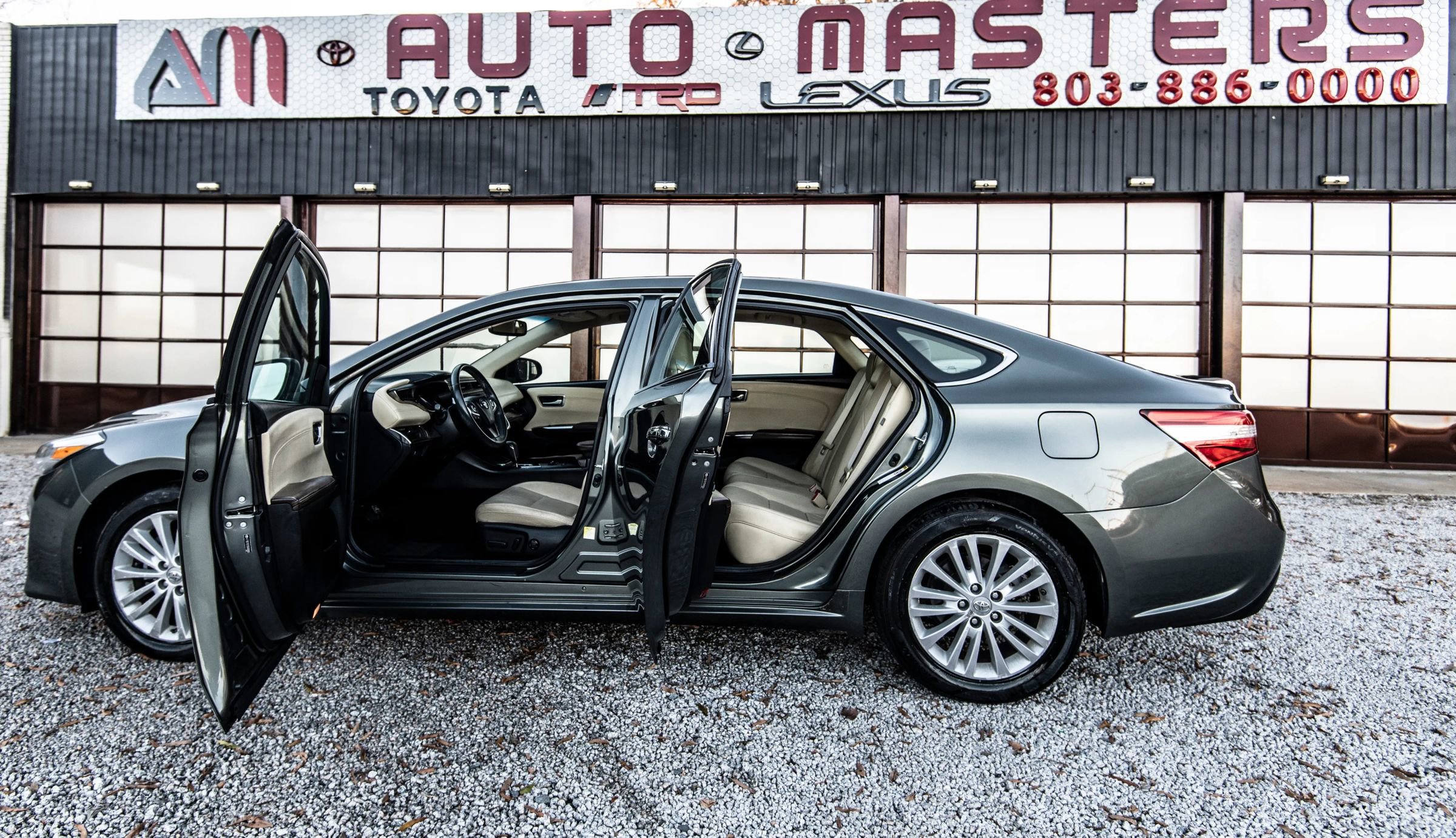 Used 2013 Toyota Avalon XLE Premium image 17