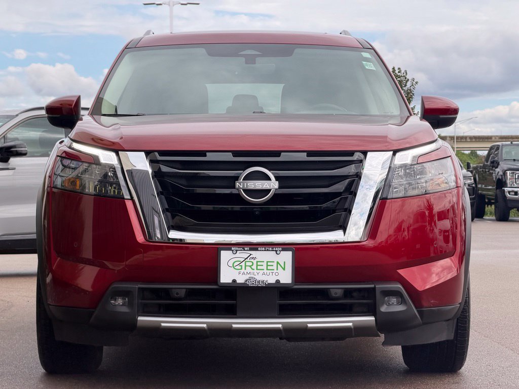 Used 2024 Nissan Pathfinder SV AWD/4WD image 7