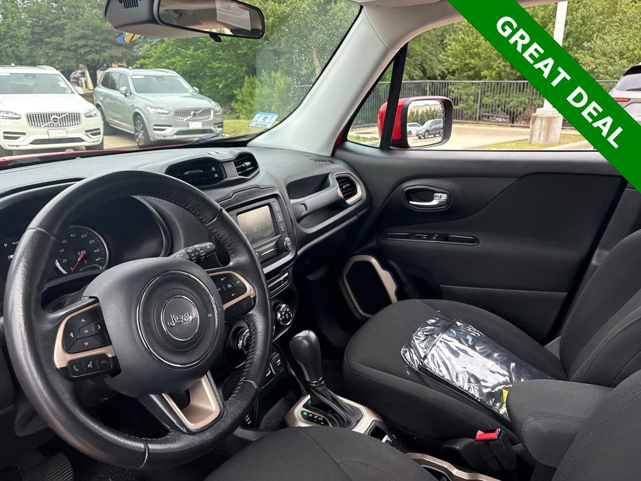 Used 2016 Jeep Renegade Latitude w/ Advanced Technology Group AWD/4WD image 18