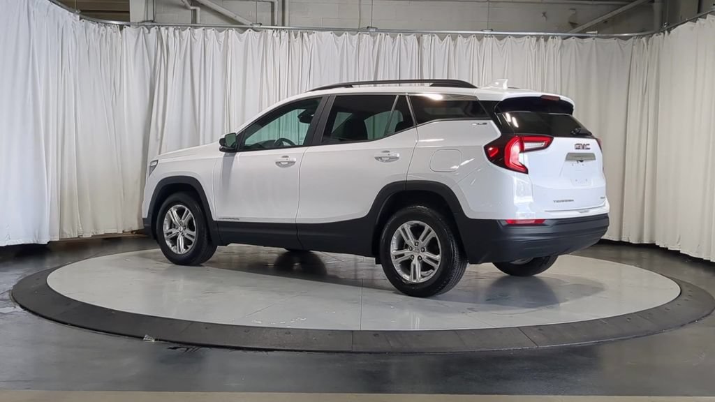 Used 2023 GMC Terrain SLE w/ Driver Convenience Package AWD/4WD image 8