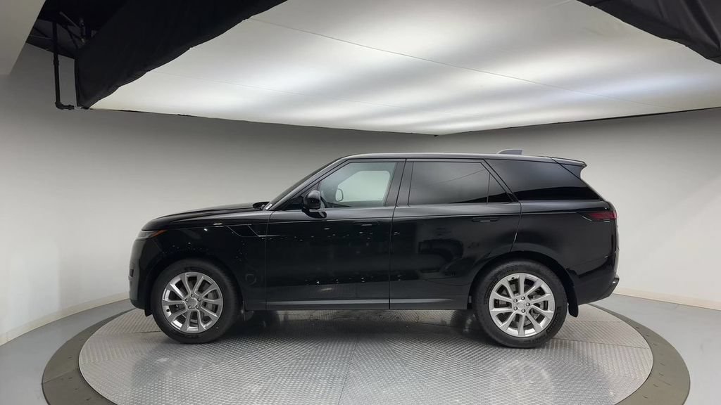 Used 2023 Land Rover Range Rover Sport SE AWD/4WD image 5