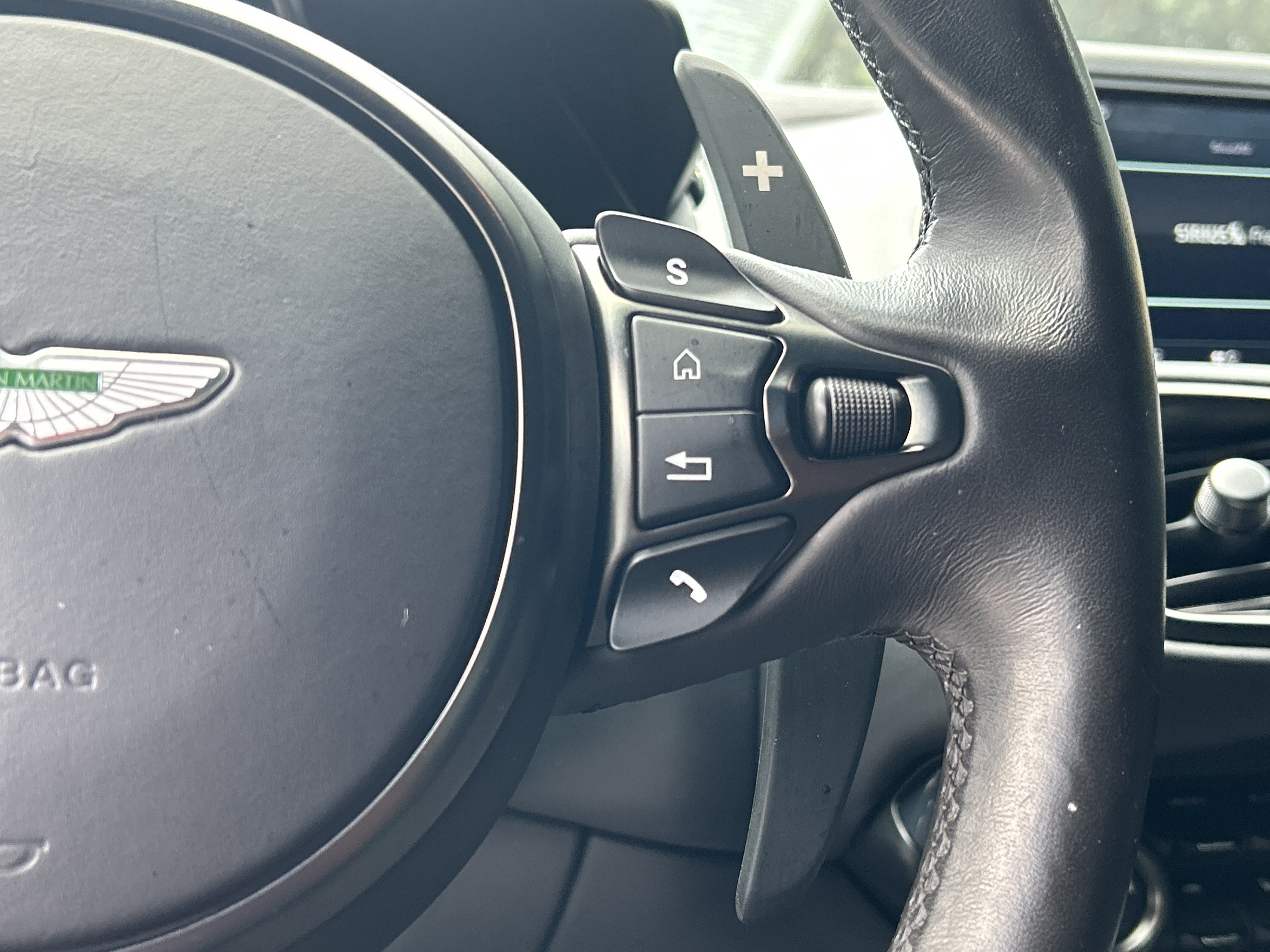 Used 2023 Aston Martin V8 Vantage Coupe RWD image 14