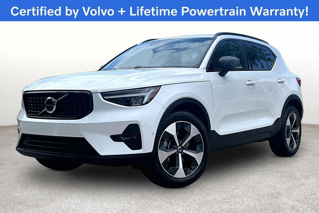 Used 2025 Volvo XC40 B5 Plus AWD/4WD image 15