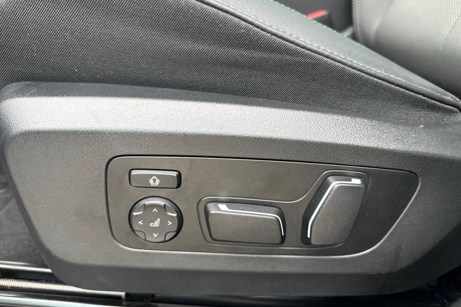 Used 2025 BMW X3 xDrive30i w/ Premium Package image 14