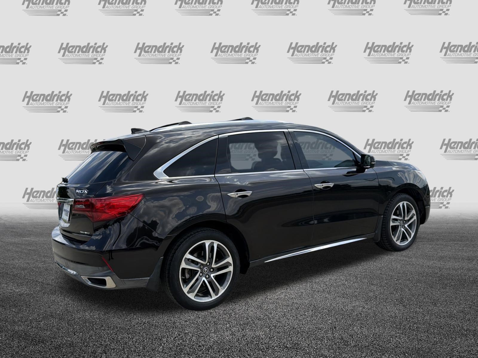 Used 2017 Acura MDX w/ Advance Package AWD/4WD image 10