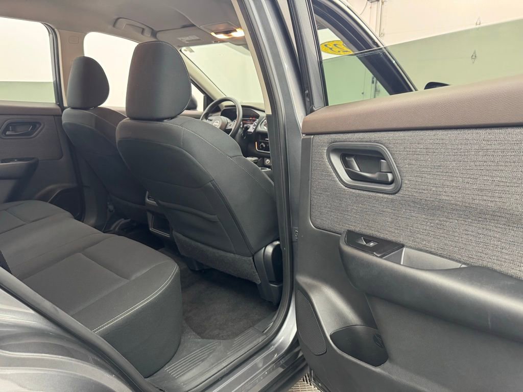 Used 2023 Nissan Rogue S FWD image 32