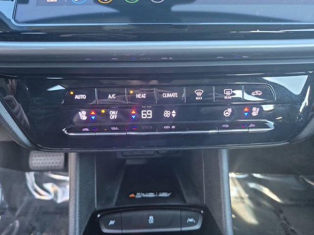 Used 2022 Chevrolet Bolt EUV LT w/ Convenience Package image 22