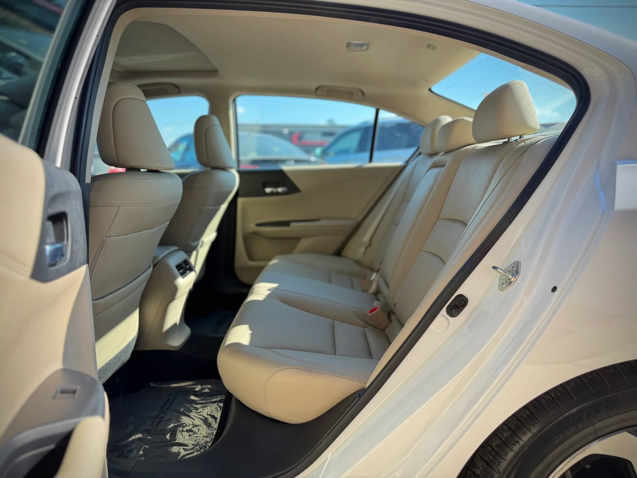 Used 2017 Honda Accord EX-L image 18