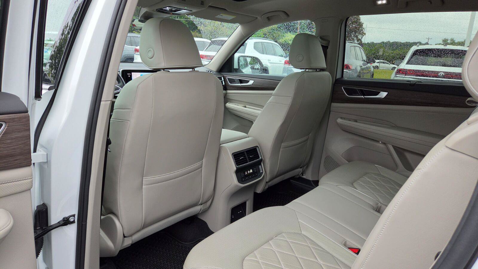 Used 2024 Volkswagen Atlas SEL Premium R-Line AWD/4WD image 55