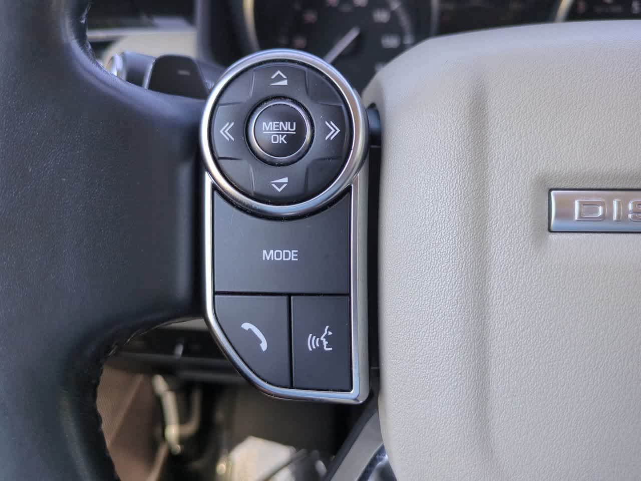 Used 2017 Land Rover Discovery SE AWD/4WD image 24