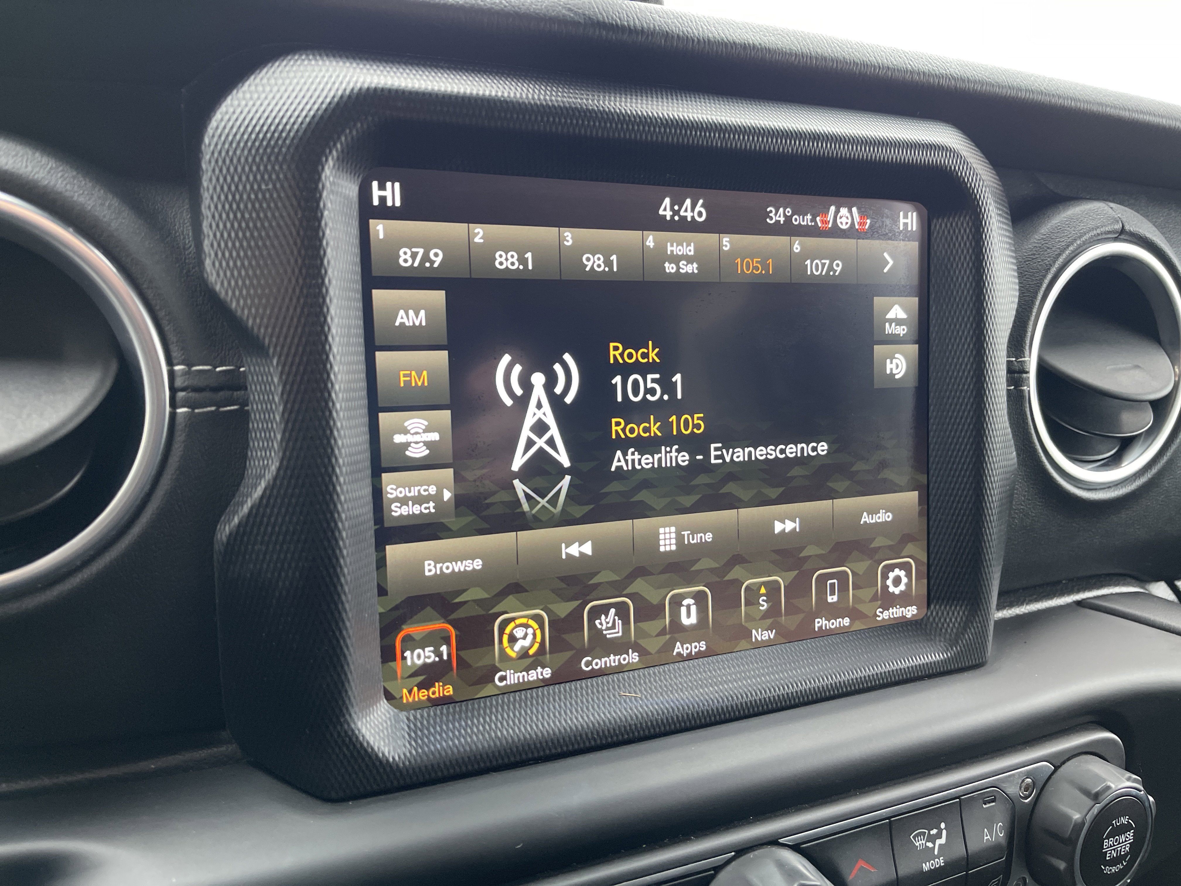 Used 2020 Jeep Gladiator Overland image 17
