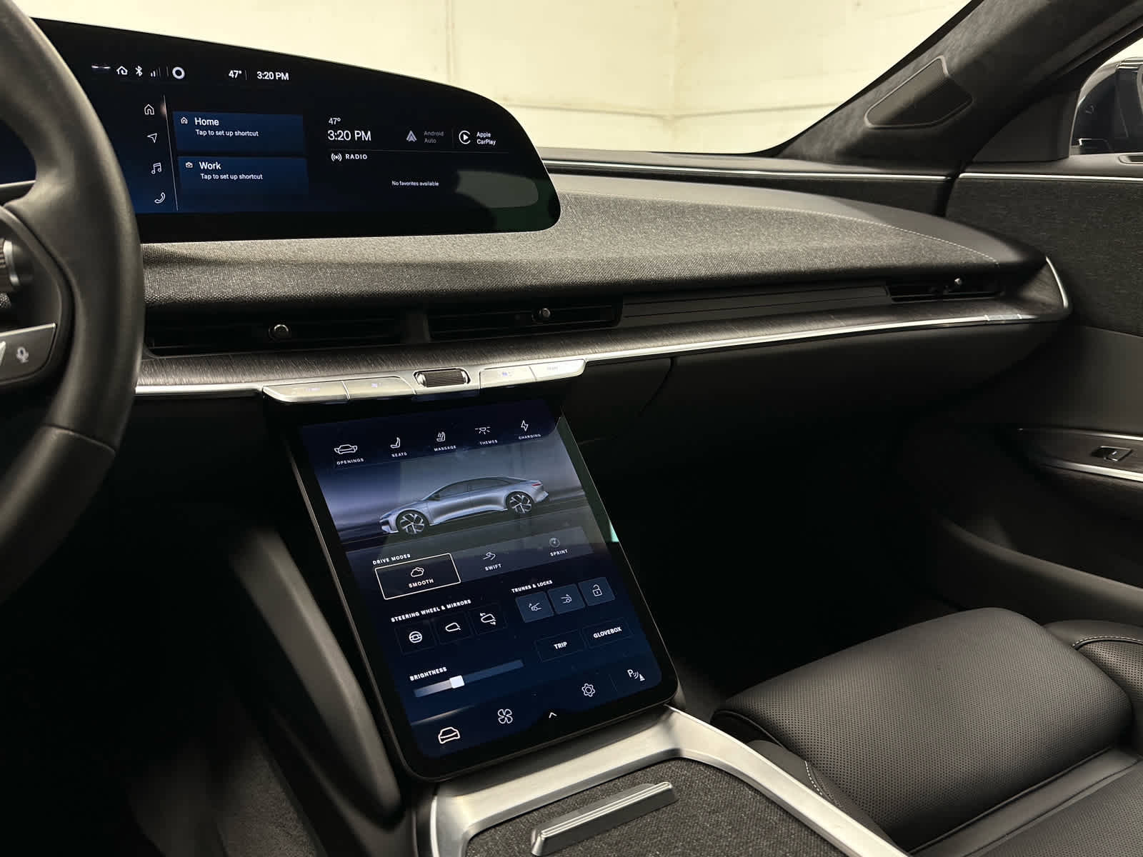 Used 2024 Lucid Air Touring image 28