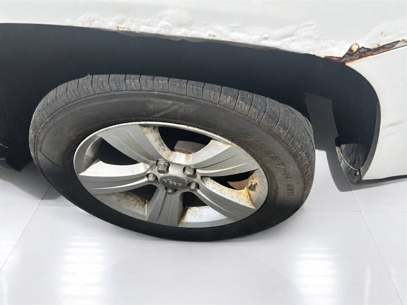 Used 2011 Jeep Compass 4WD image 27