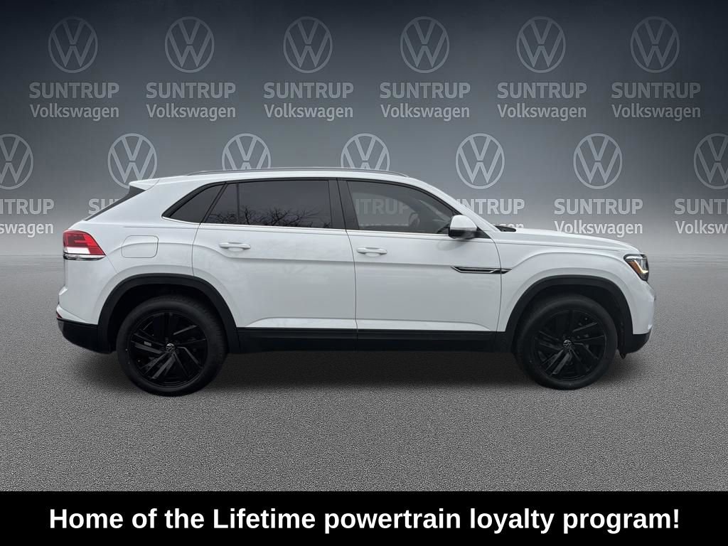 Used 2022 Volkswagen Atlas Cross Sport SE w/ Black Wheel Package image 7
