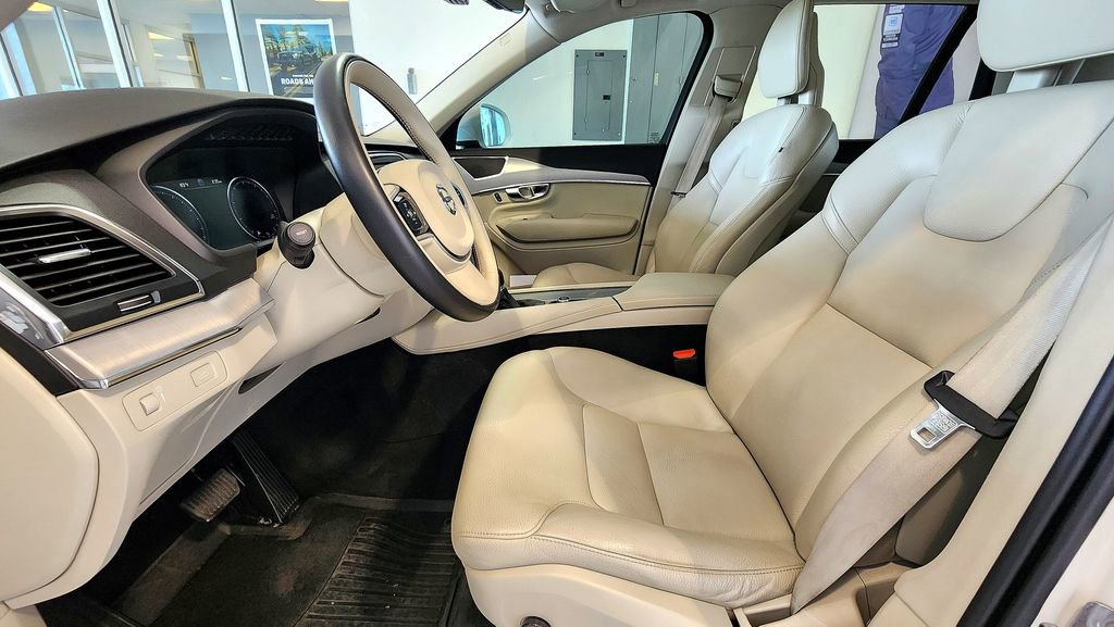 Used 2021 Volvo XC90 T5 Momentum w/ Climate Package AWD/4WD image 22