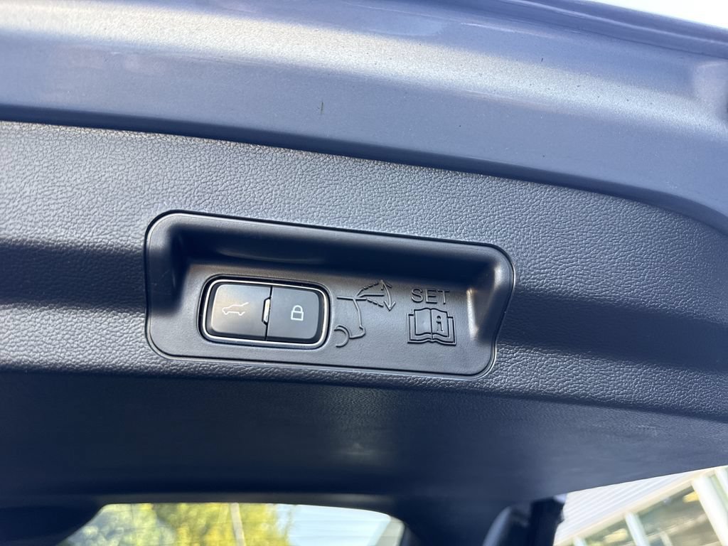 Used 2023 Ford Explorer ST w/ Equipment Group 401A AWD/4WD image 33