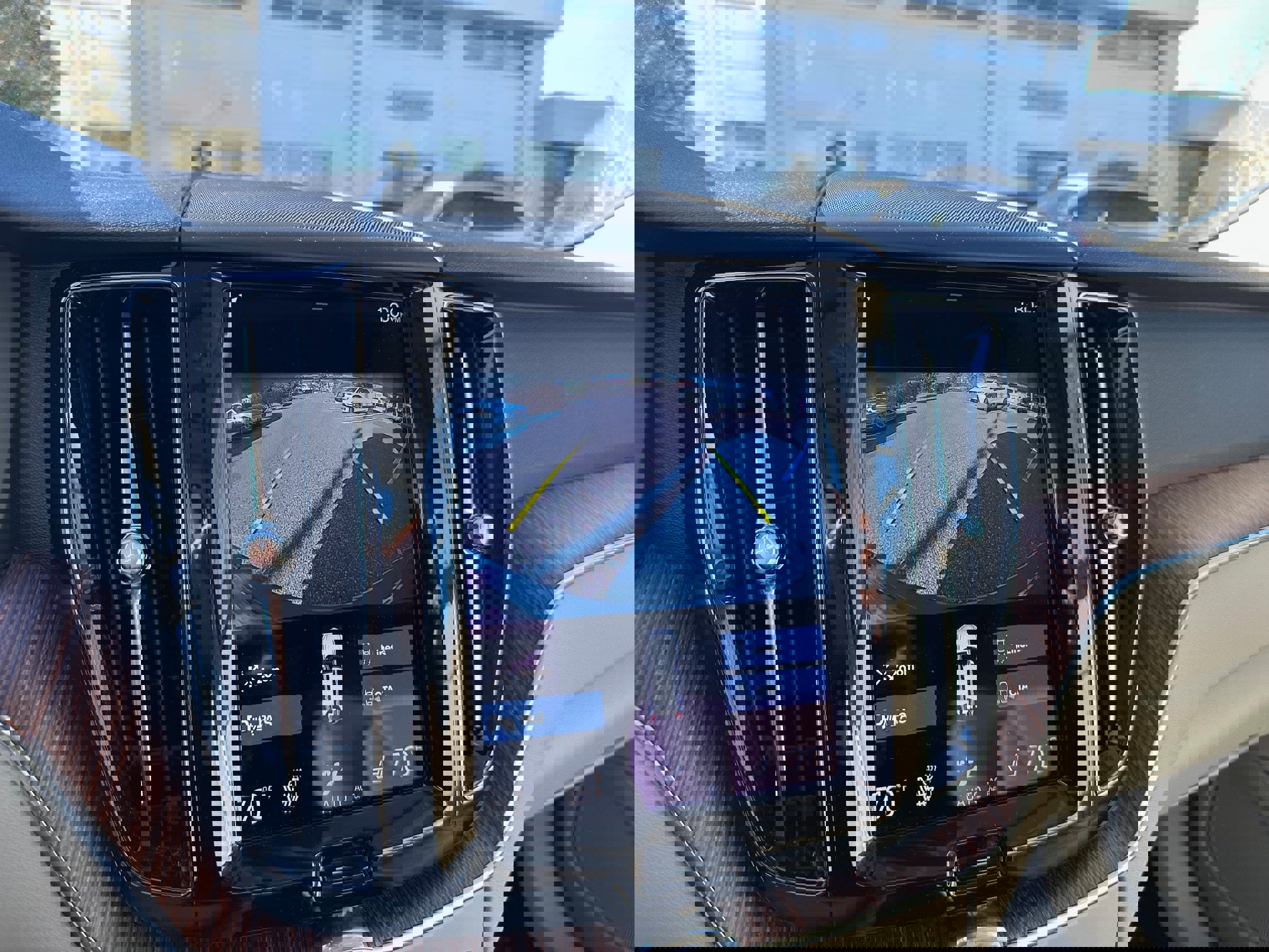 Used 2021 Volvo XC60 T5 Momentum w/ Premium Package image 8