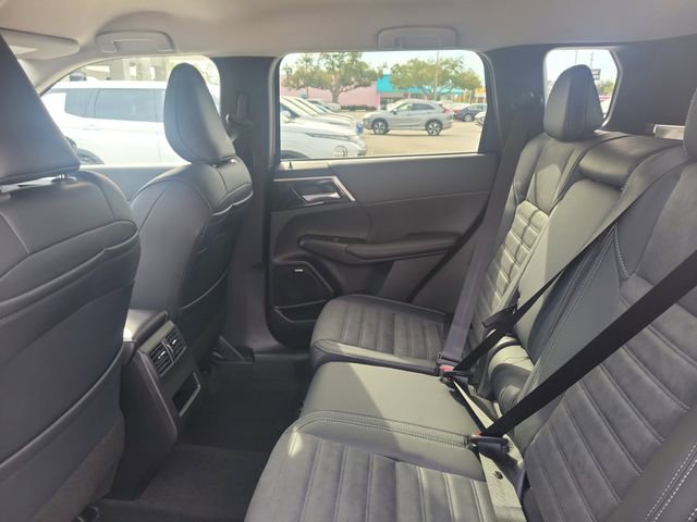 New 2026 Mitsubishi Outlander SE image 14