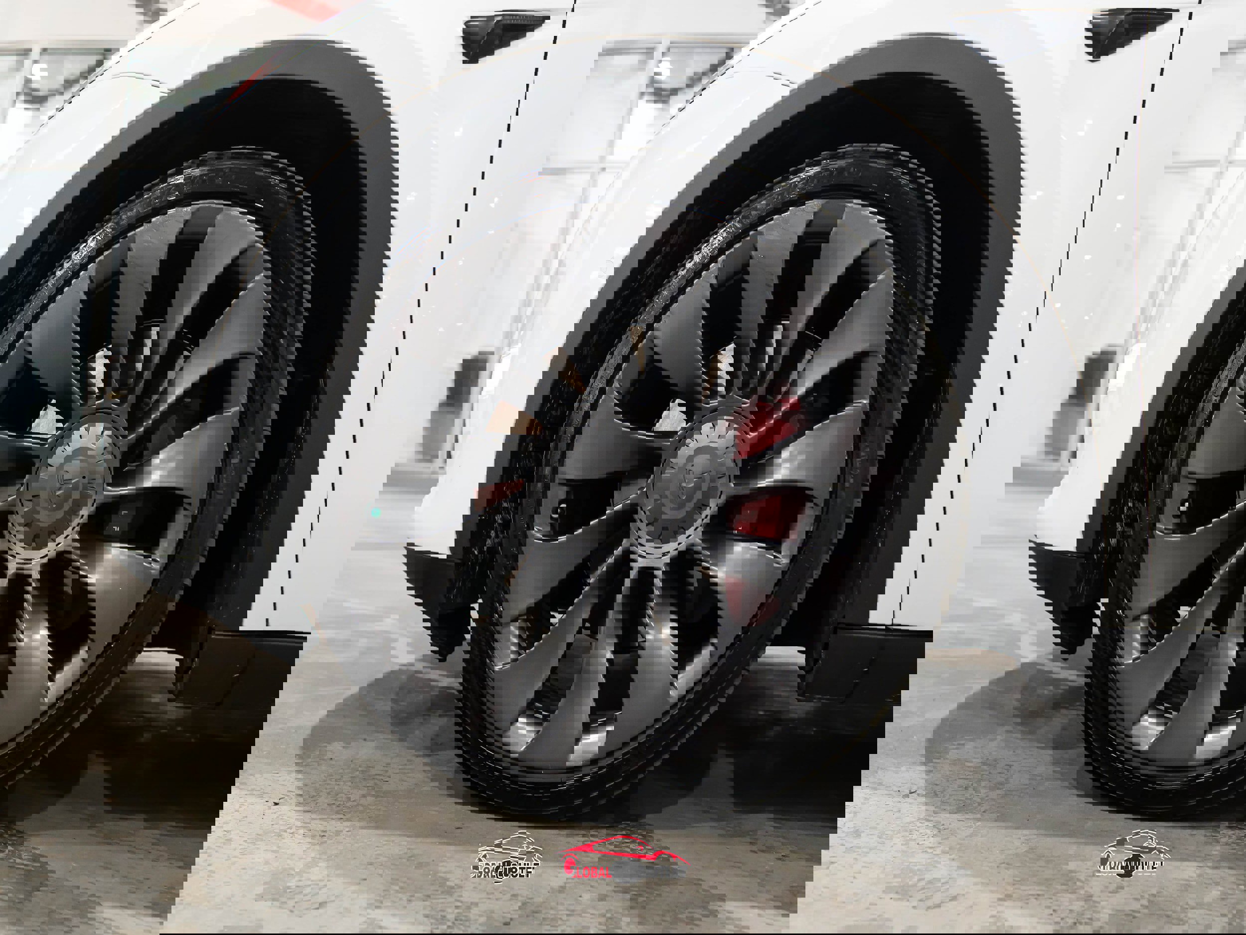 Used 2021 Tesla Model Y Performance image 10