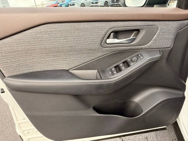 Certified 2023 Nissan Rogue SV image 12