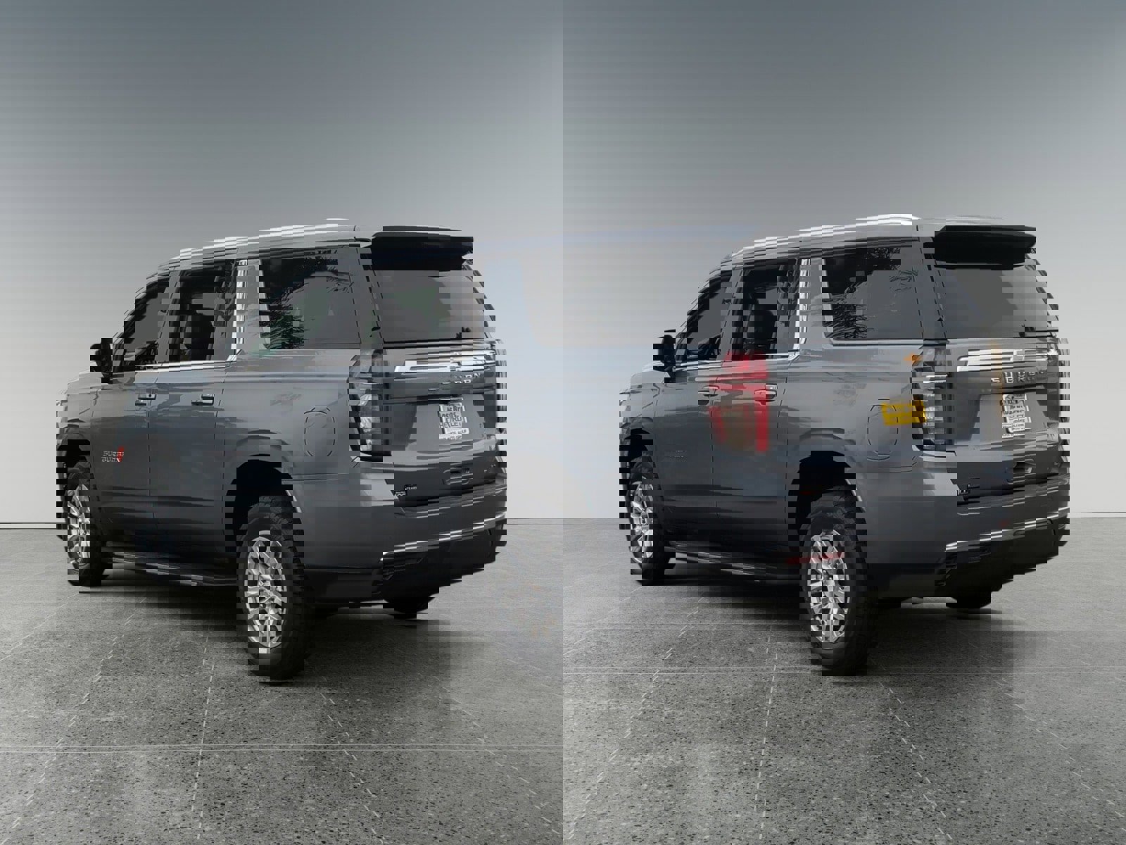 Used 2022 Chevrolet Suburban LT image 3