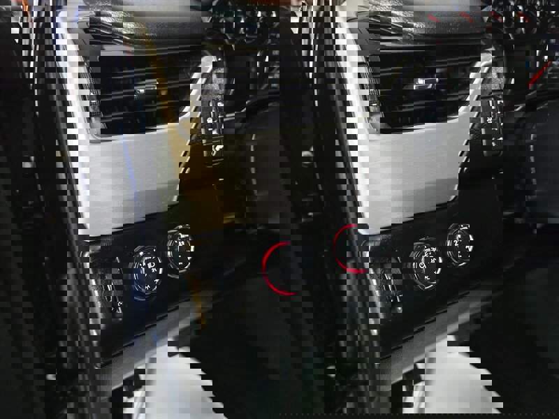 Used 2016 GMC Yukon SLT image 25