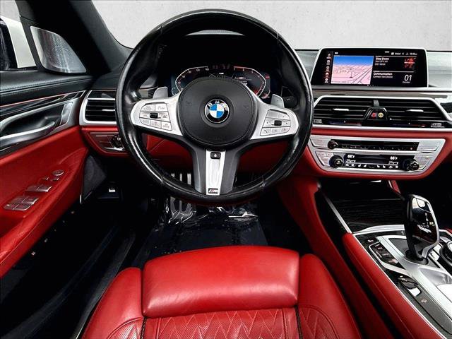 Used 2022 BMW 750i xDrive w/ Executive Package AWD/4WD image 7