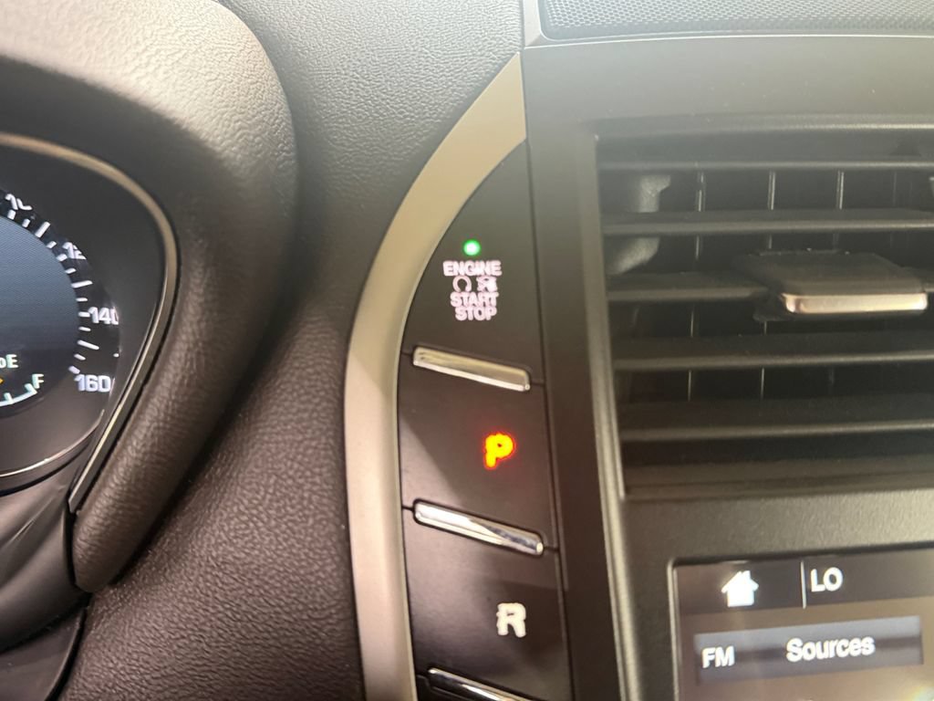 Used 2019 Lincoln MKC Select w/ Select Plus Package FWD image 17