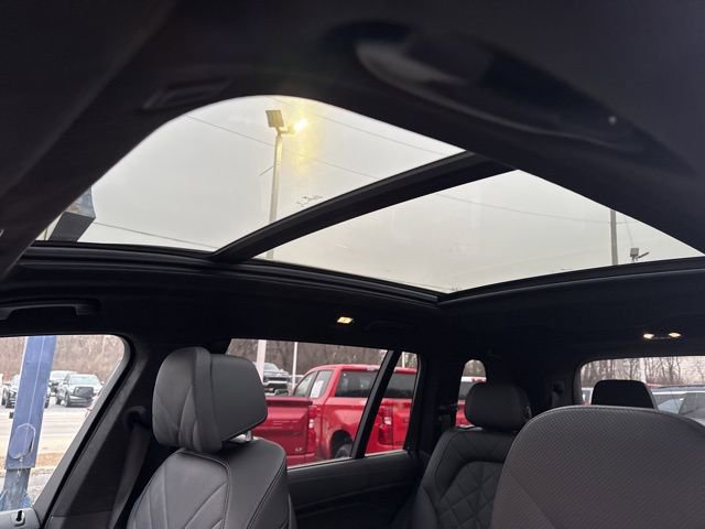 Used 2024 BMW X7 xDrive40i w/ M Sport Package image 16