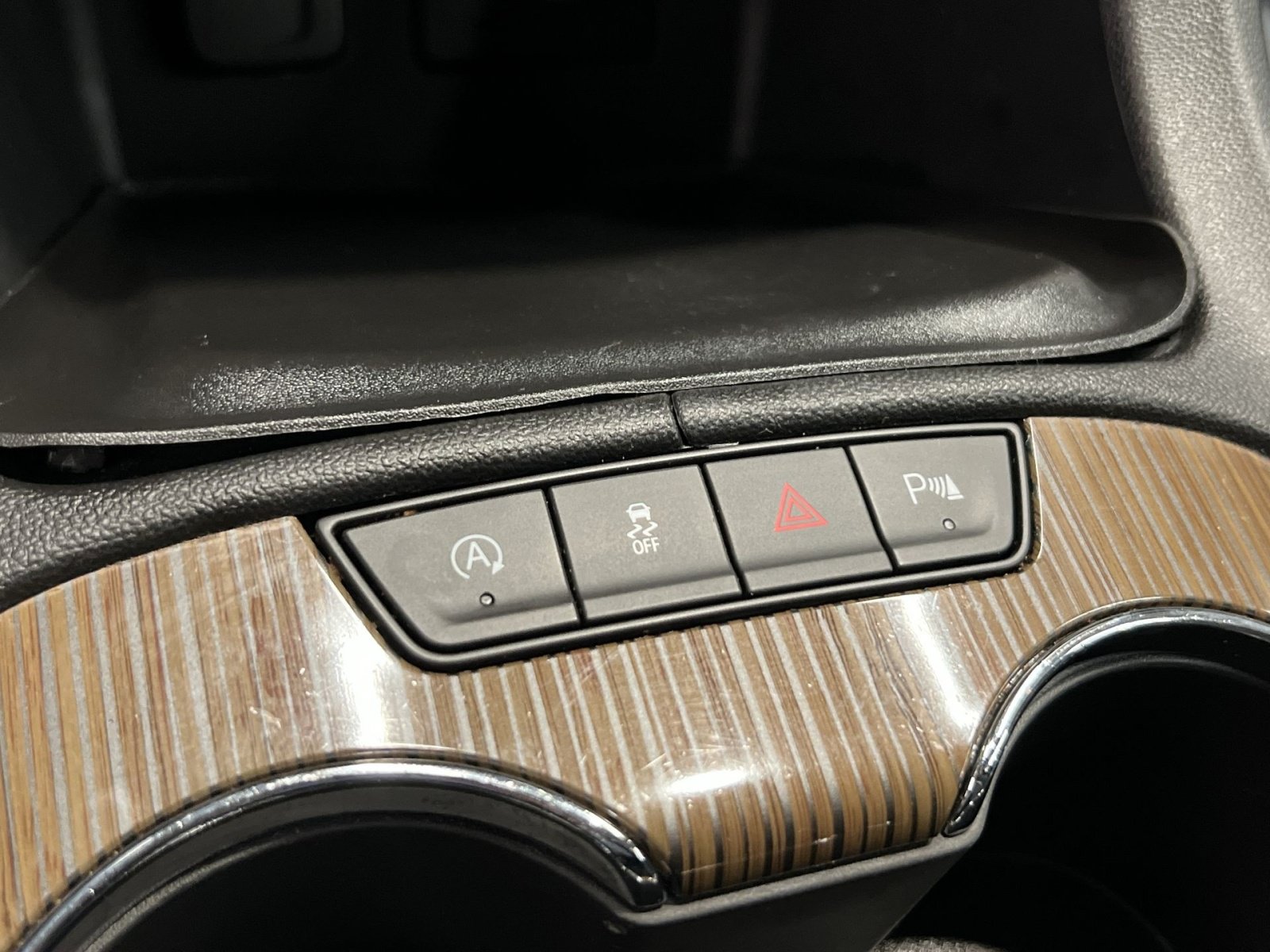 Used 2021 GMC Acadia SLE w/ Driver Convenience Package FWD image 30