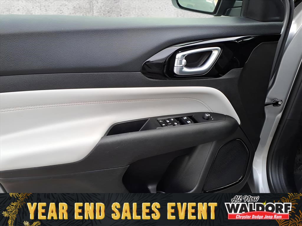 Used 2024 Jeep Compass Limited image 7