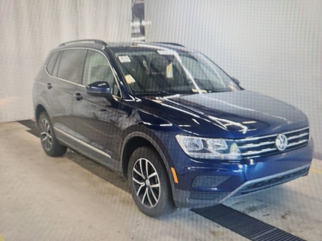 Used 2021 Volkswagen Tiguan SE w/ Panoramic Sunroof Package image 3