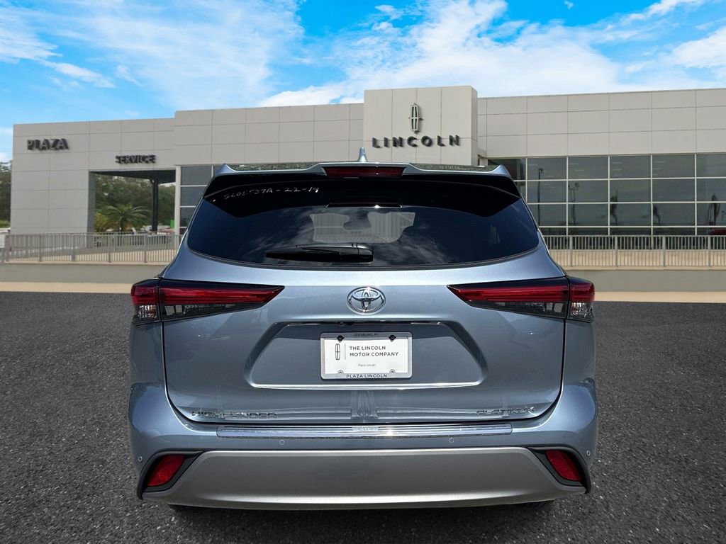 Used 2022 Toyota Highlander Platinum image 4