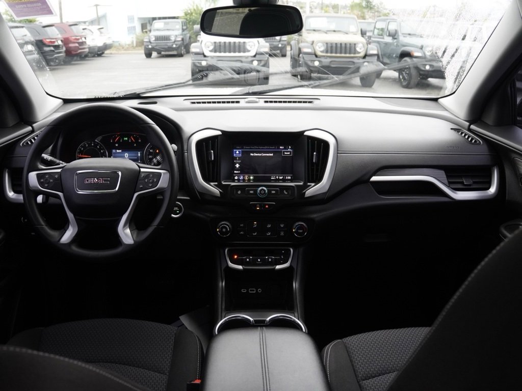 Used 2023 GMC Terrain SLE w/ Elevation Edition image 23