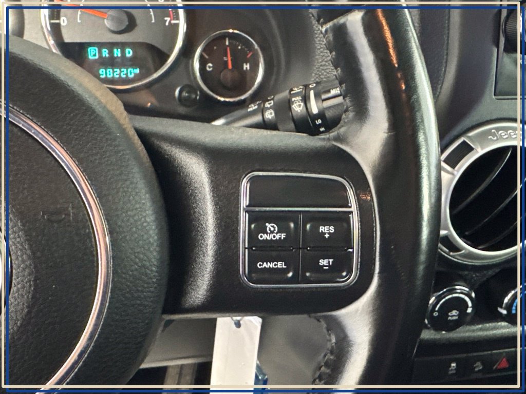 Used 2018 Jeep Wrangler Unlimited Sahara w/ Connectivity Group AWD/4WD image 36