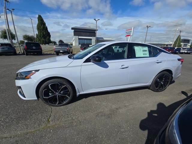 New 2025 Nissan Altima 2.5 SR w/ SR Premium Package image 7