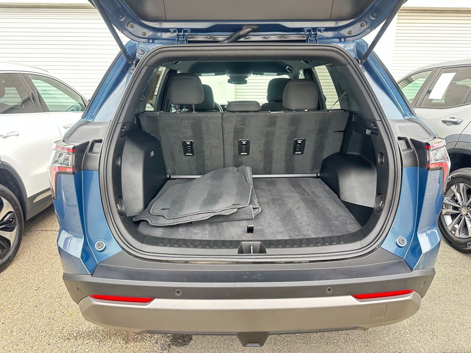 Used 2025 Chevrolet Equinox LT image 31