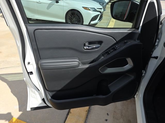 Used 2025 Nissan Frontier SV w/ SV Convenience Package image 12