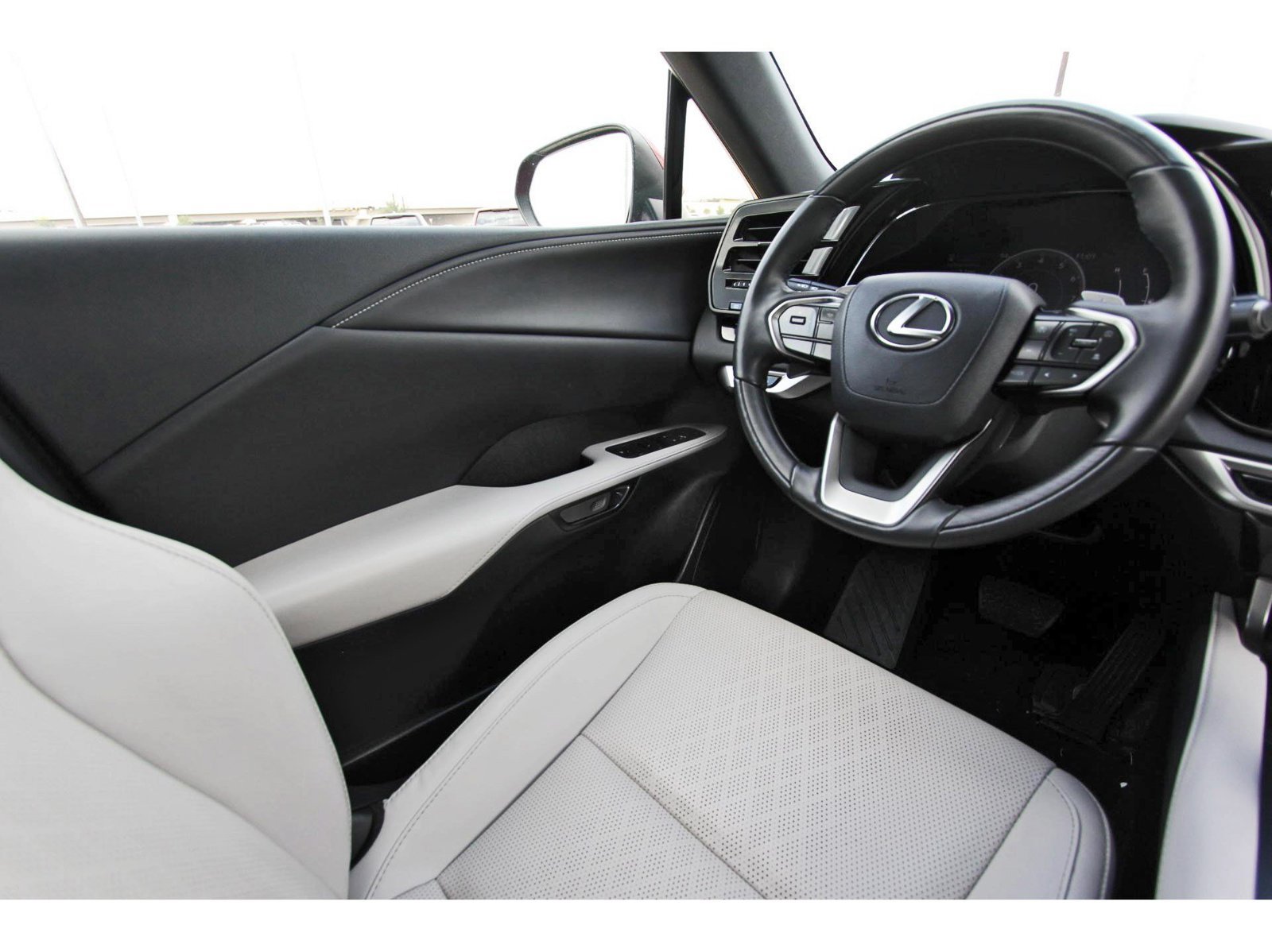 Used 2023 Lexus RX 350 Premium Plus w/ Accessory Package (Z1) FWD image 9