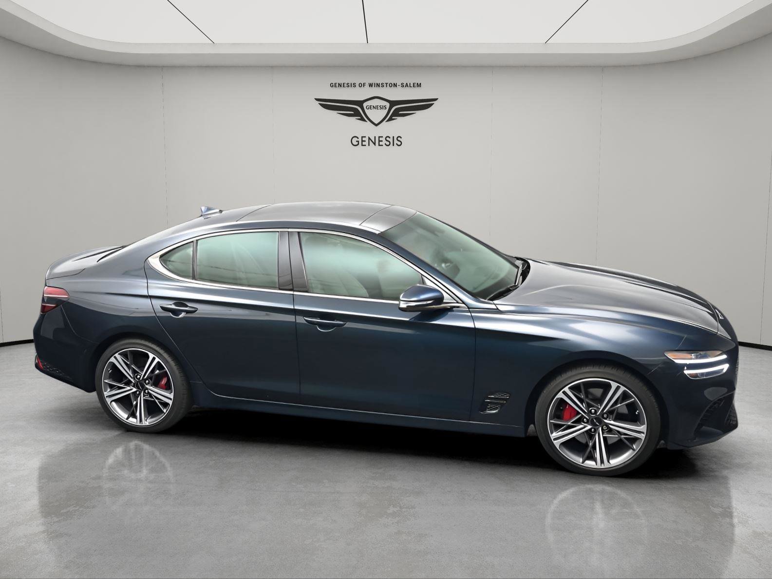 Used 2025 Genesis G70 2.5T w/ Sport Prestige Package image 21