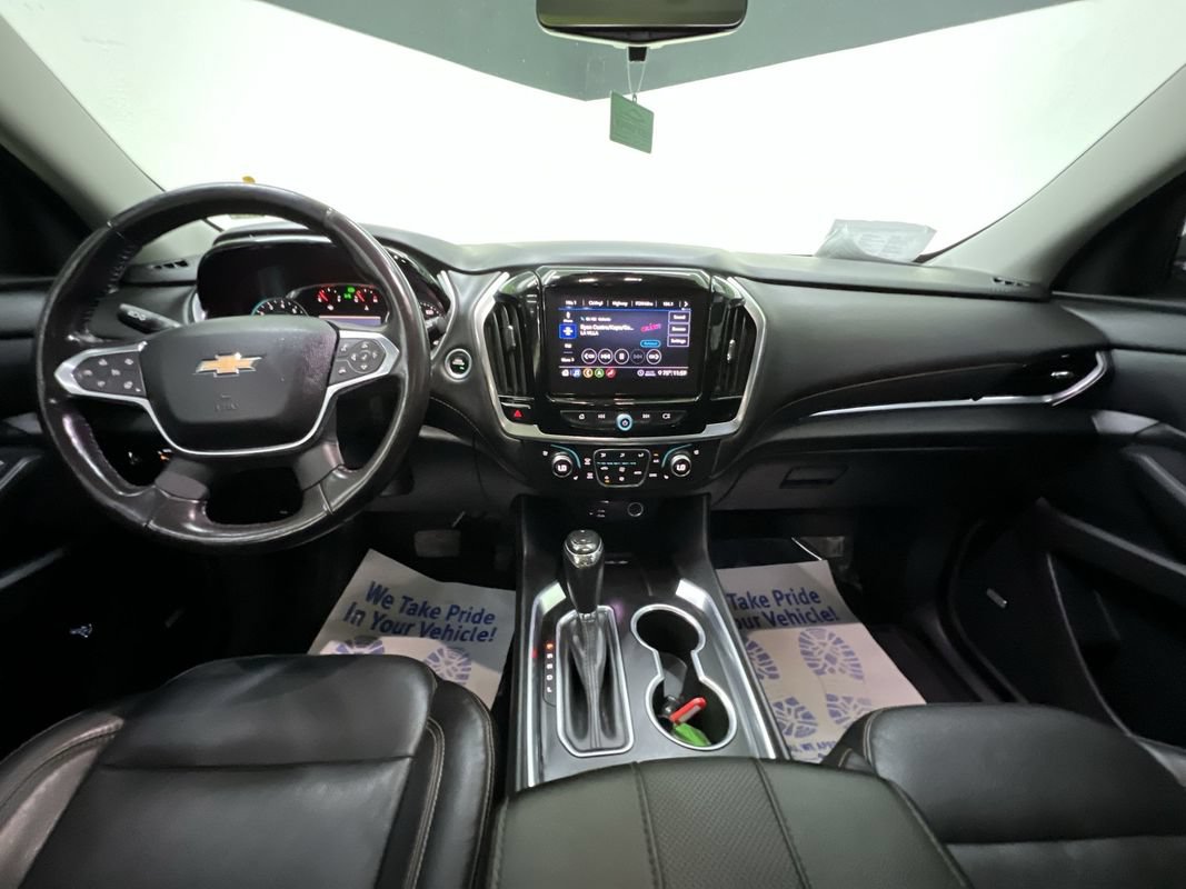 Used 2020 Chevrolet Traverse Premier w/ Redline Edition FWD image 17