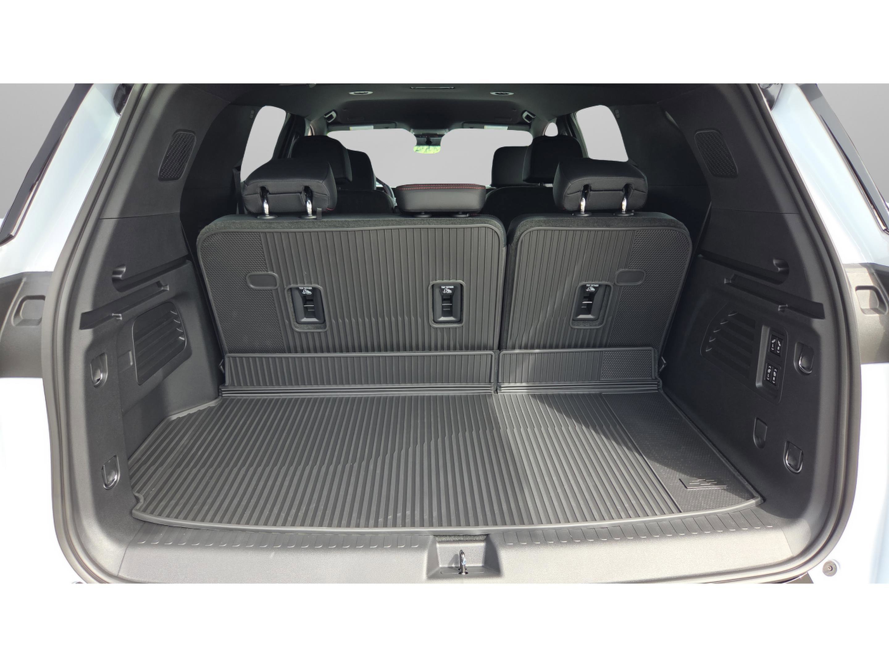 New 2026 Chevrolet Traverse RS w/ LPO, Floor Liner Package FWD image 14