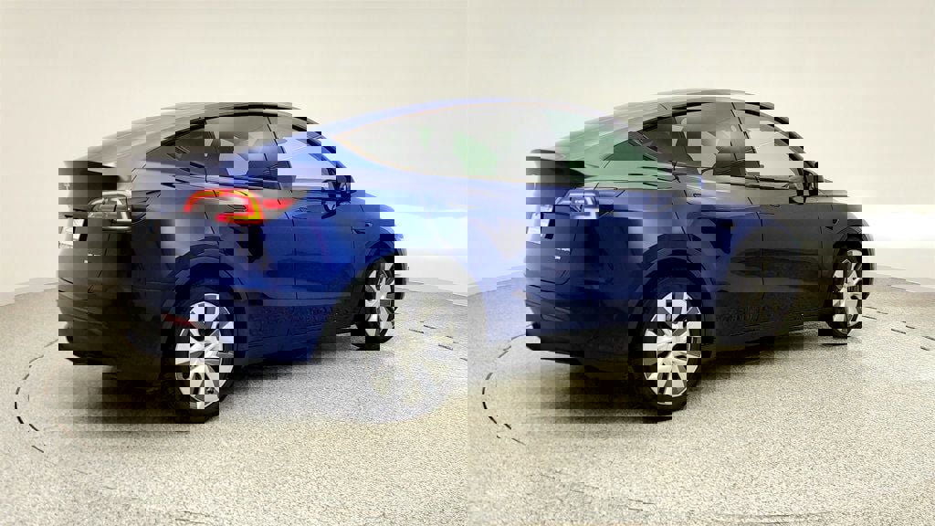 Used 2024 Tesla Model Y Long Range image 5