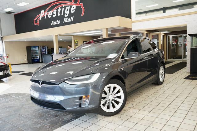Used 2017 Tesla Model X 75D image 2