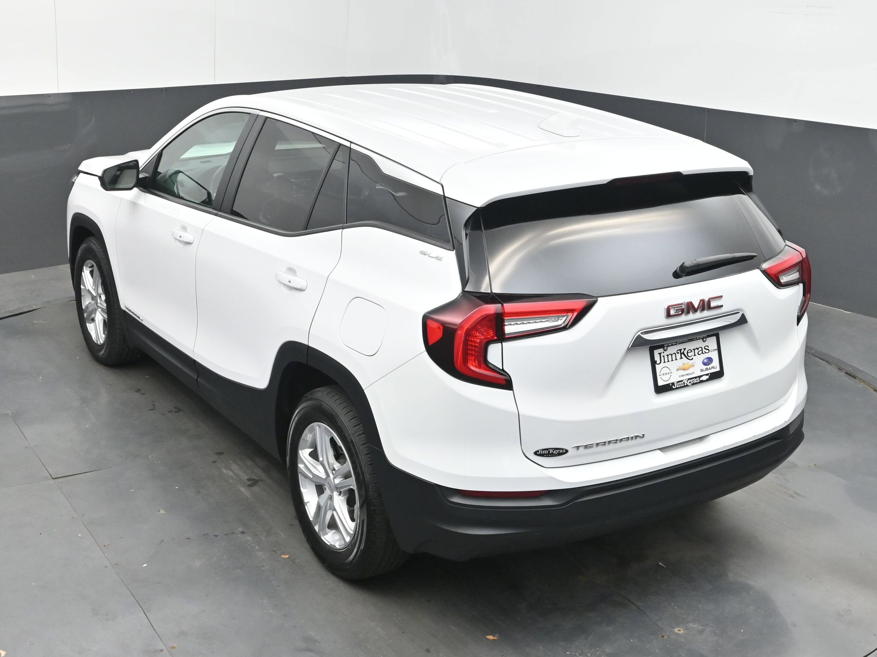 Used 2024 GMC Terrain SLE FWD image 36
