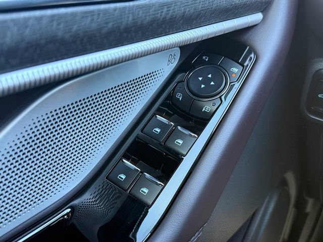 Used 2025 Ford Explorer Platinum image 12