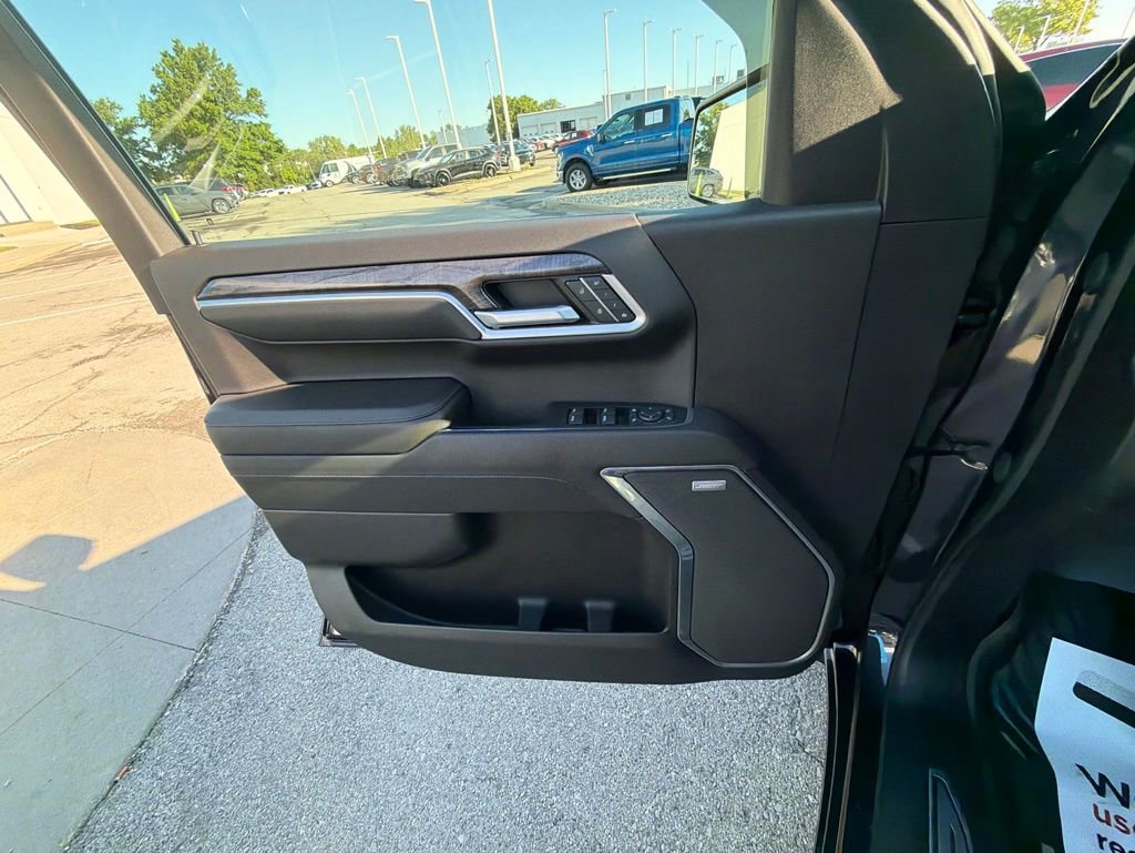 Certified 2022 Chevrolet Silverado 1500 LTZ AWD/4WD image 35
